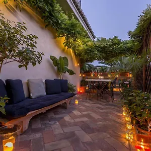 https://episcopo-lipinsky-luxury-suites.it-romehotels.com