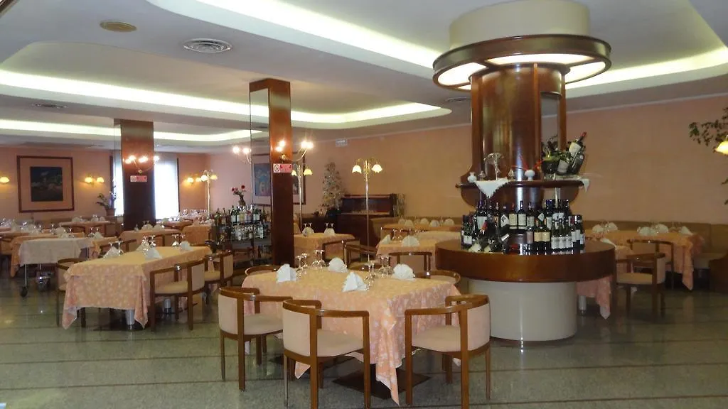Le Gronde Hotel Cava Manara