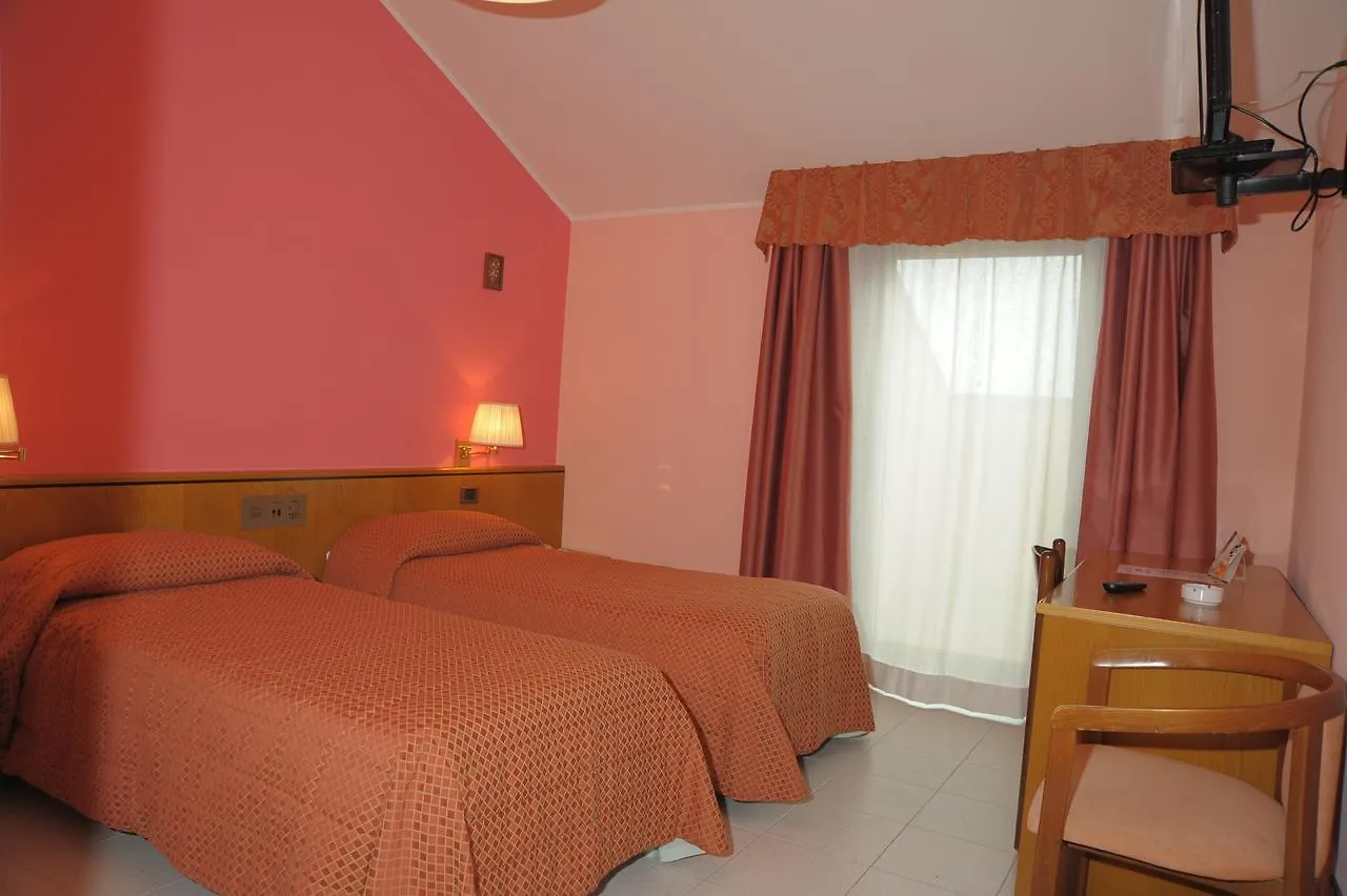 Le Gronde Hotel Cava Manara